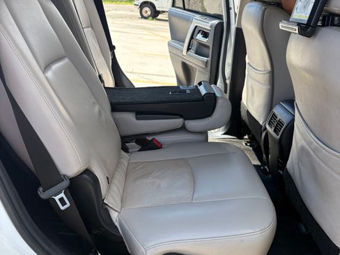 Used 2018 Toyota 4Runner SR5 RWD image 6