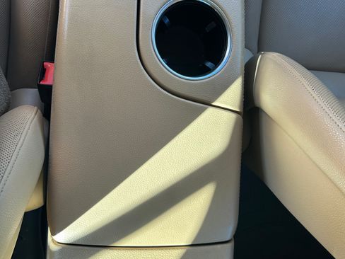 Used 2018 Porsche Panamera image 21