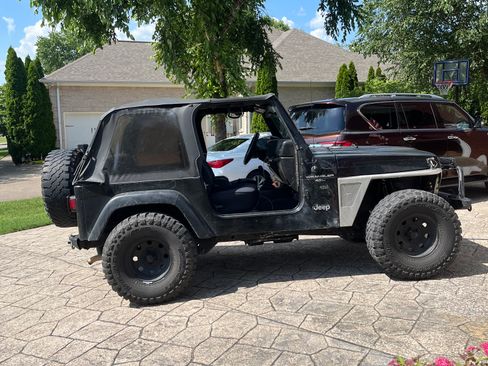 Used 1999 Jeep Wrangler Sahara image 6