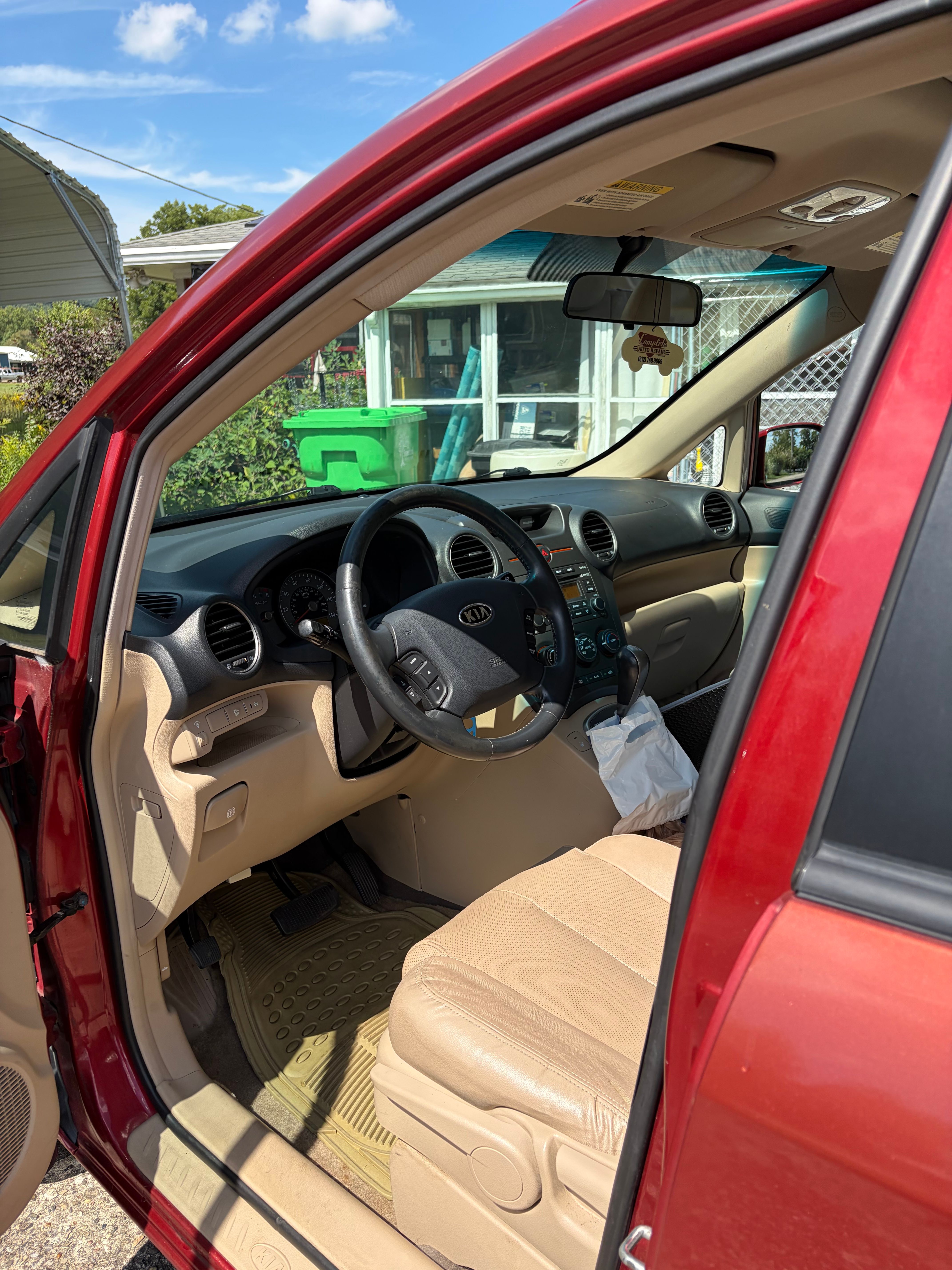 Used 2007 Kia Rondo EX w/ Premium Pkg FWD image 12
