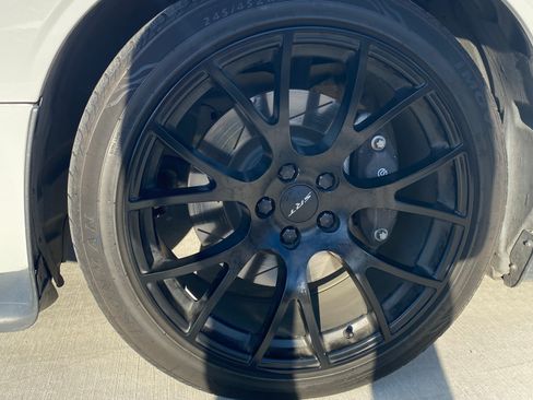 Used 2015 Dodge Challenger R/T Scat Pack w/ Leather Interior Group RWD image 11