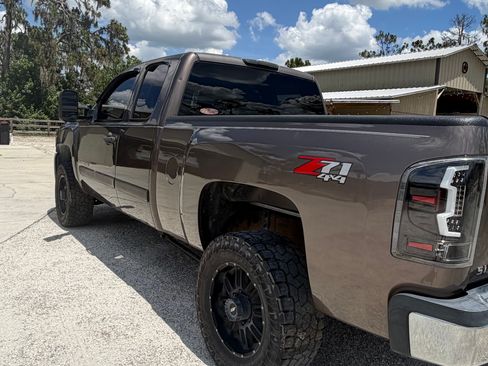 Used 2008 Chevrolet Silverado 2500 LT w/ Suspension Package, Off-Road AWD/4WD image 4