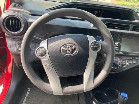 Used 2014 Toyota Prius C Three image 17