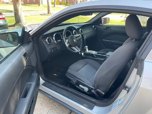 Used 2006 Ford Mustang Coupe image 6