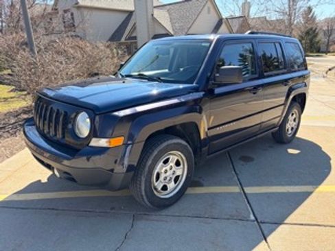 Used 2016 Jeep Patriot Sport w/ Power Value Group image 1
