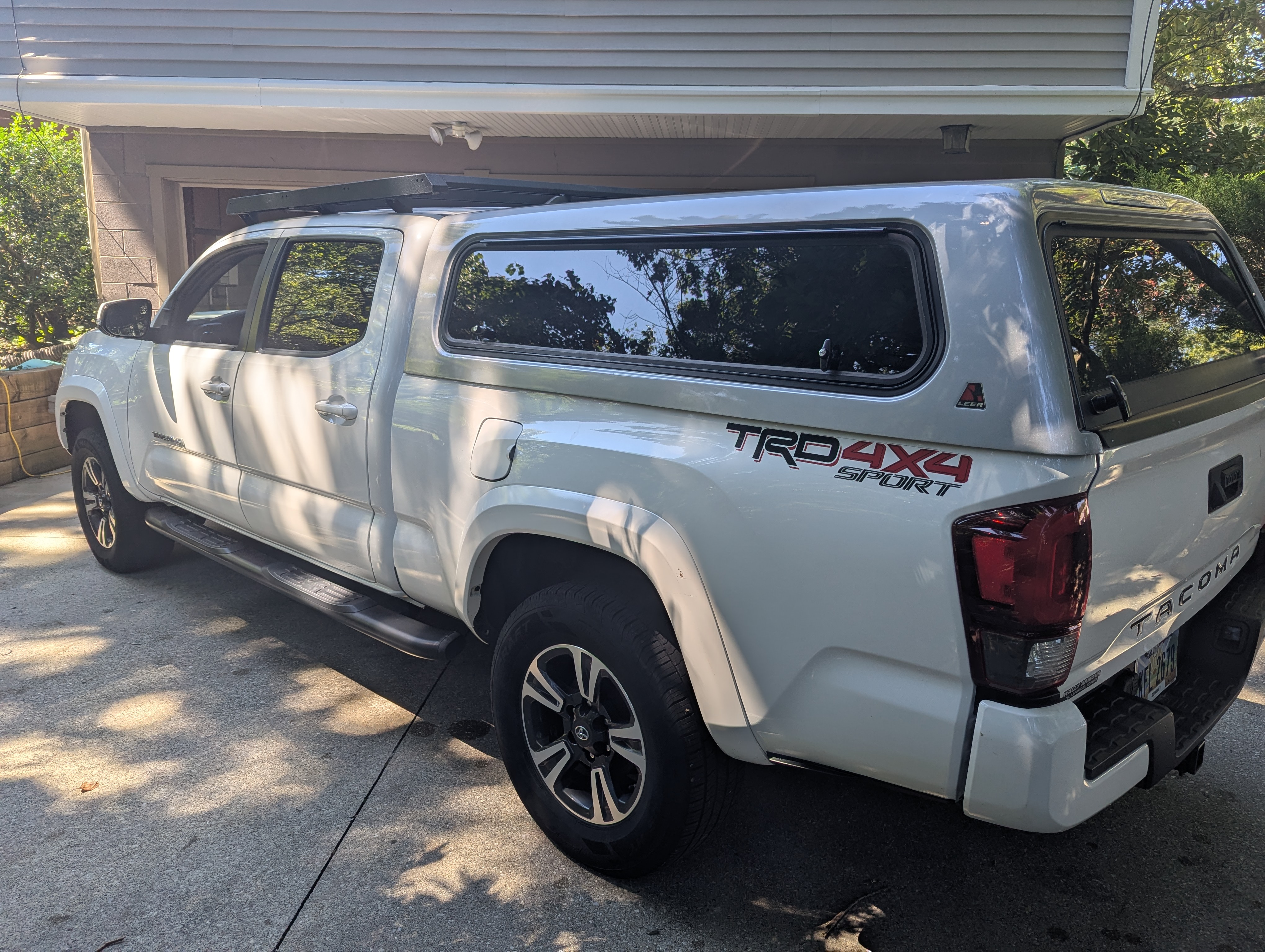 Used 2019 Toyota Tacoma TRD Sport AWD/4WD image 4