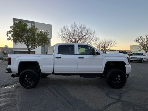 Used 2017 GMC Sierra 2500 Denali w/ Duramax Plus Package image 5