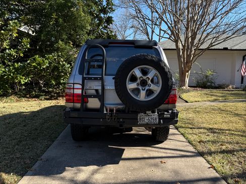 Used 2003 Toyota Land Cruiser image 2