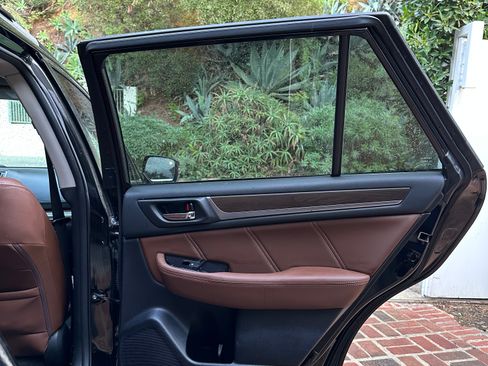 Used 2017 Subaru Outback 2.5i Touring image 10