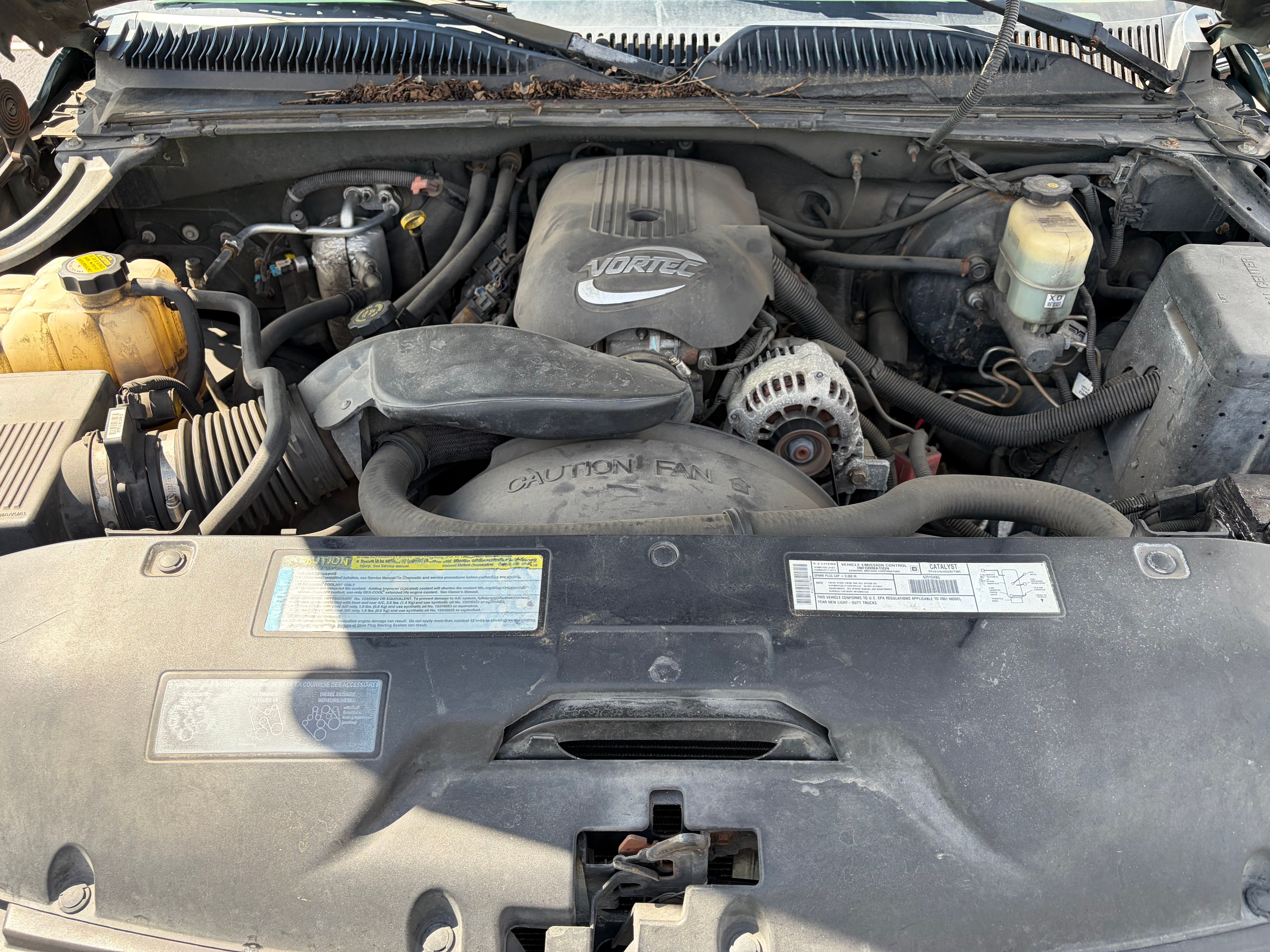 Used 2001 Chevrolet Silverado 1500 LS w/ Firm Ride Suspension Pkg AWD/4WD image 12