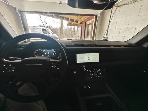 Used 2023 Land Rover Defender 110 X-Dynamic SE image 22