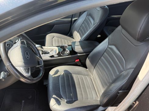 Used 2014 Ford Fusion SE w/ Equipment Group 202A FWD image 8
