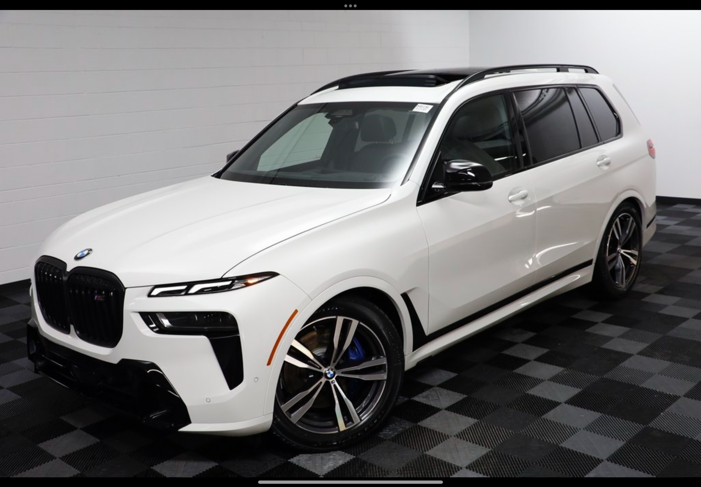 Used 2025 BMW X7 M60i AWD/4WD image 2