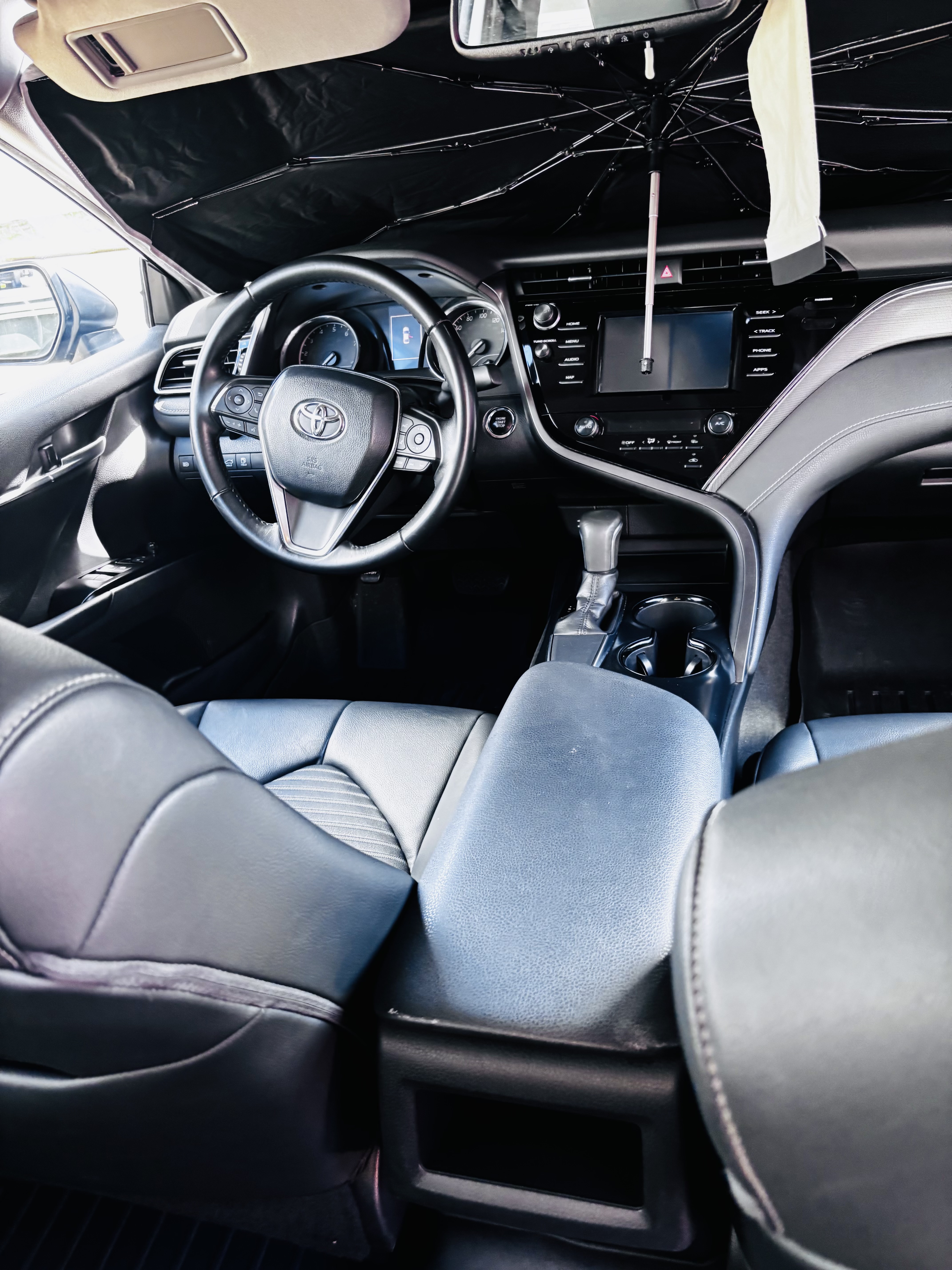 Used 2019 Toyota Camry SE w/ Convenience Package FWD image 12