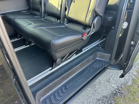 Used 2019 Mercedes-Benz Metris Passenger image 21