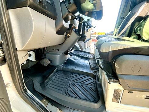 Used 2015 Mercedes-Benz Sprinter 3500 image 26