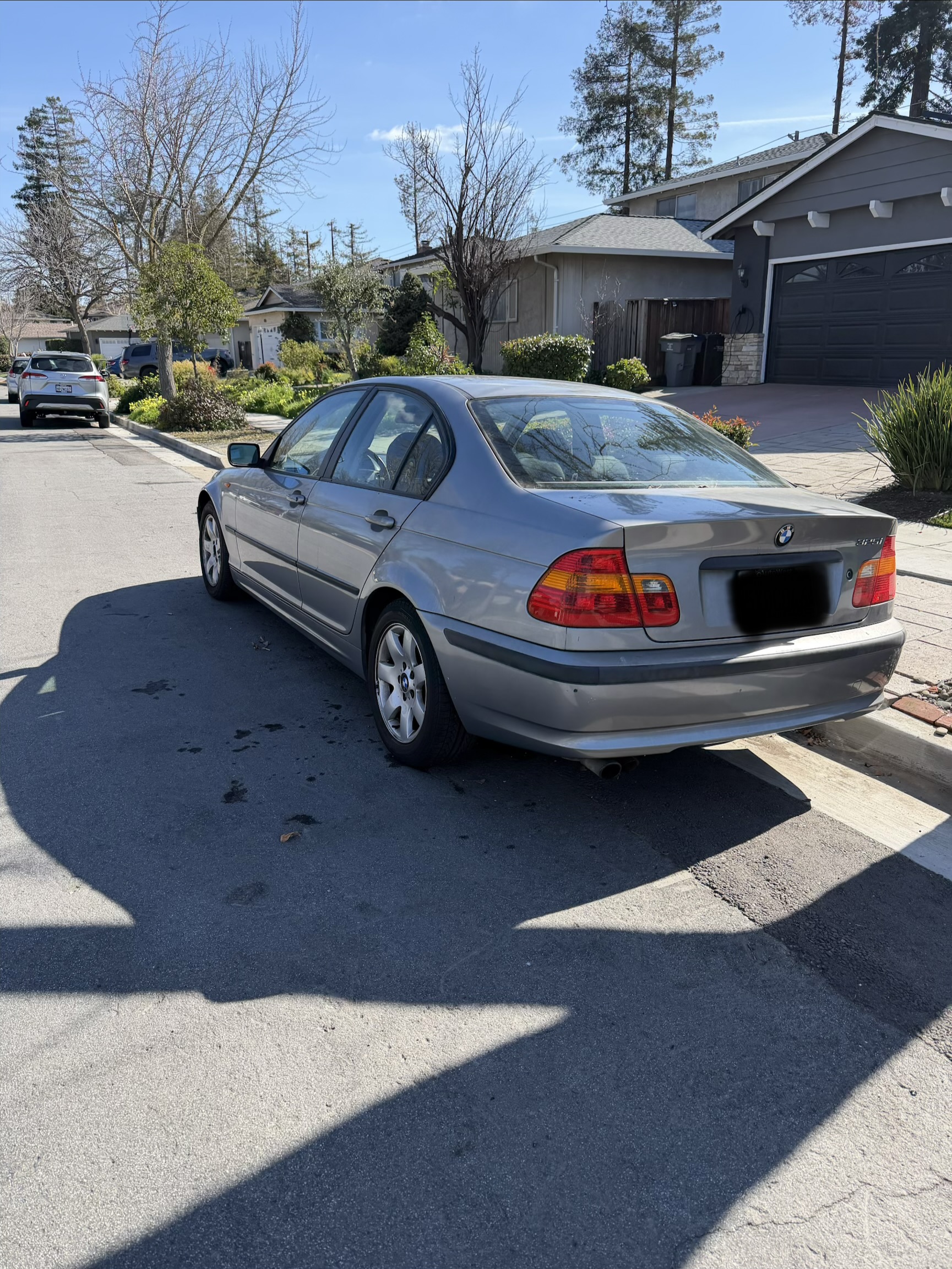 Used 2005 BMW 325i Sedan RWD image 2