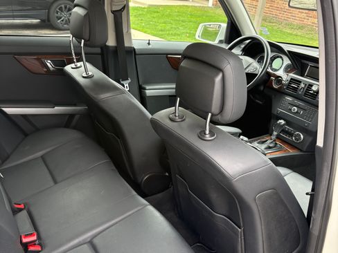 Used 2011 Mercedes-Benz GLK 350 4MATIC image 12