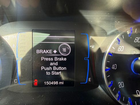 Used 2017 Chrysler Pacifica Touring w/ Tire & Wheel Group image 9