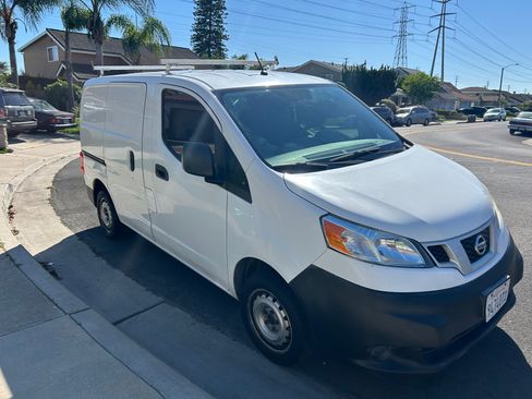 Used 2015 Nissan NV200 S w/ Back Door Glass Package image 2