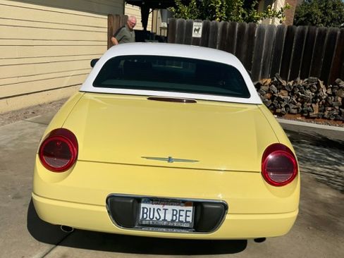 Used 2002 Ford Thunderbird RWD image 4
