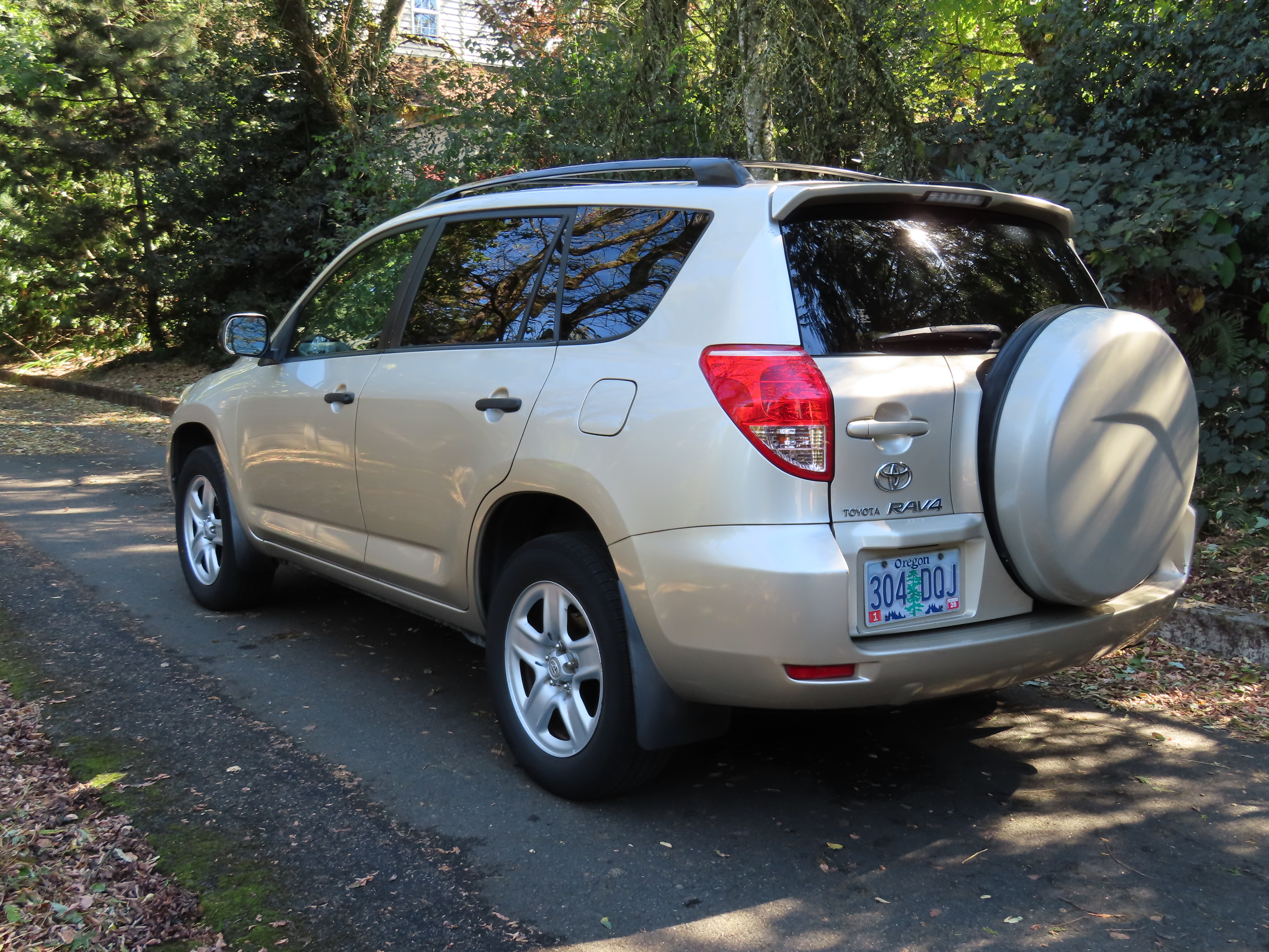 Used 2008 Toyota RAV4 4WD V6 image 4