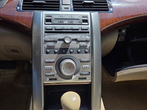 Used 2006 Acura RL AWD/4WD image 8