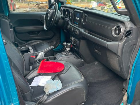 Used 2019 Jeep Wrangler Unlimited Sahara AWD/4WD image 12