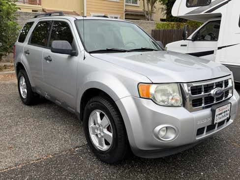 Used 2010 Ford Escape XLT FWD image 8
