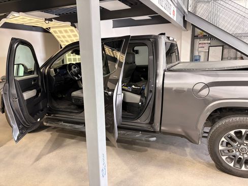 Used 2022 Toyota Tundra Limited image 15