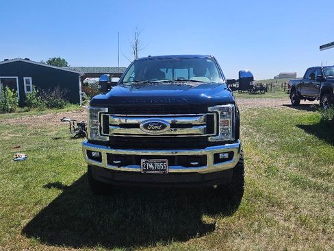 Used 2018 Ford F250 XLT w/ XLT Premium Package image 4