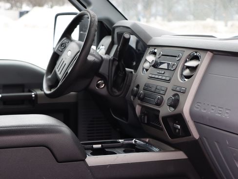 Used 2016 Ford F250 XLT w/ XLT Interior Package image 8