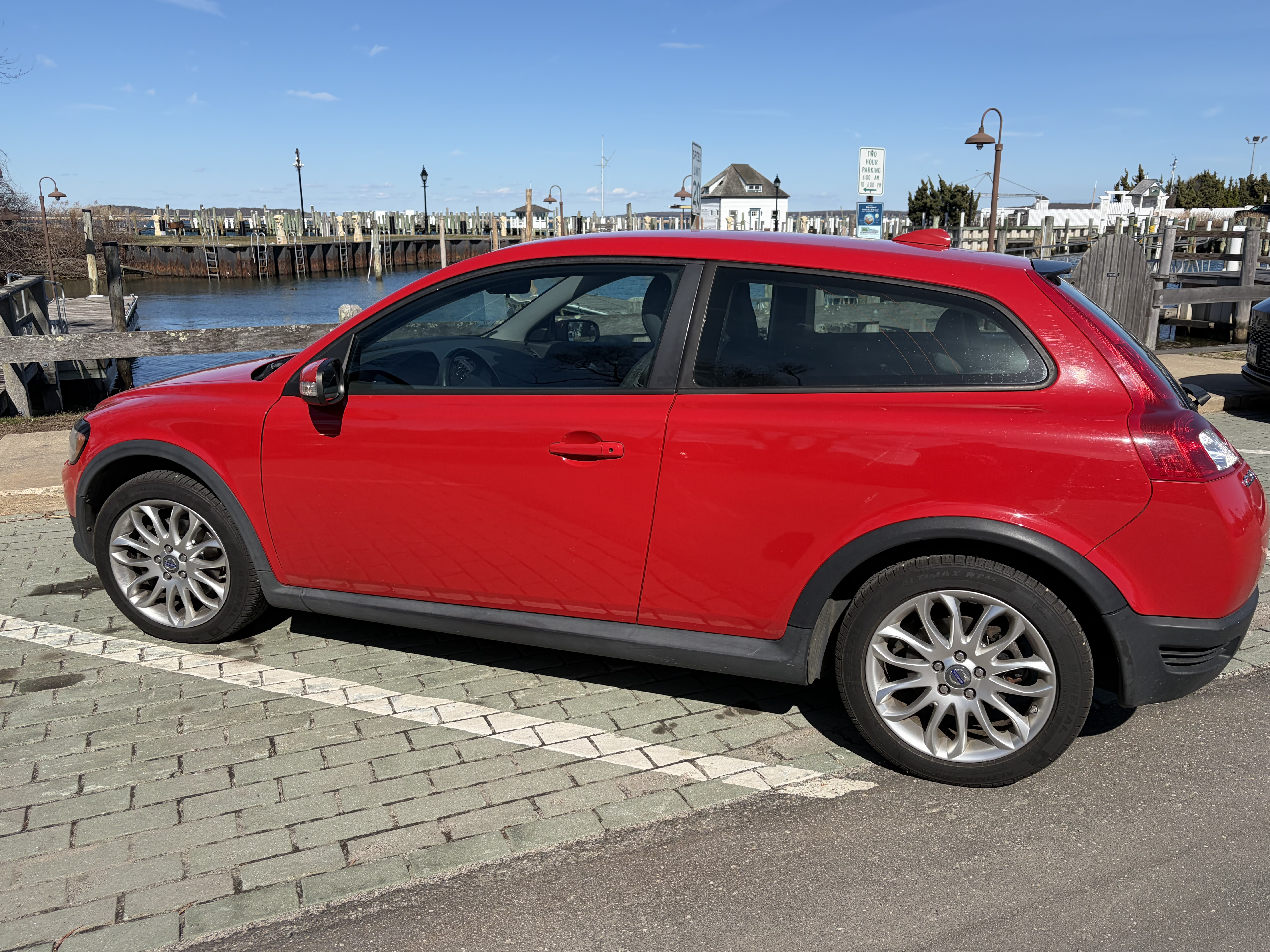 Used 2009 Volvo C30 FWD image 1