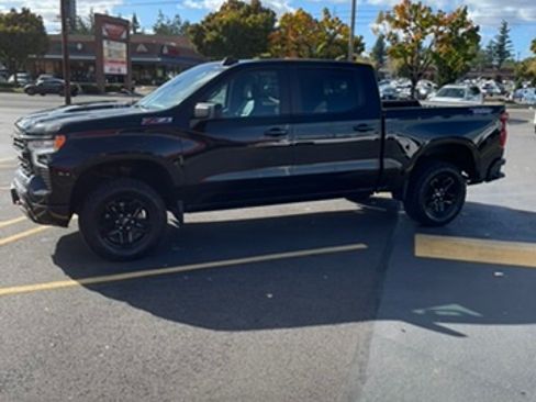 Used 2023 Chevrolet Silverado 1500 LT Trail Boss w/ Convenience Package II image 1