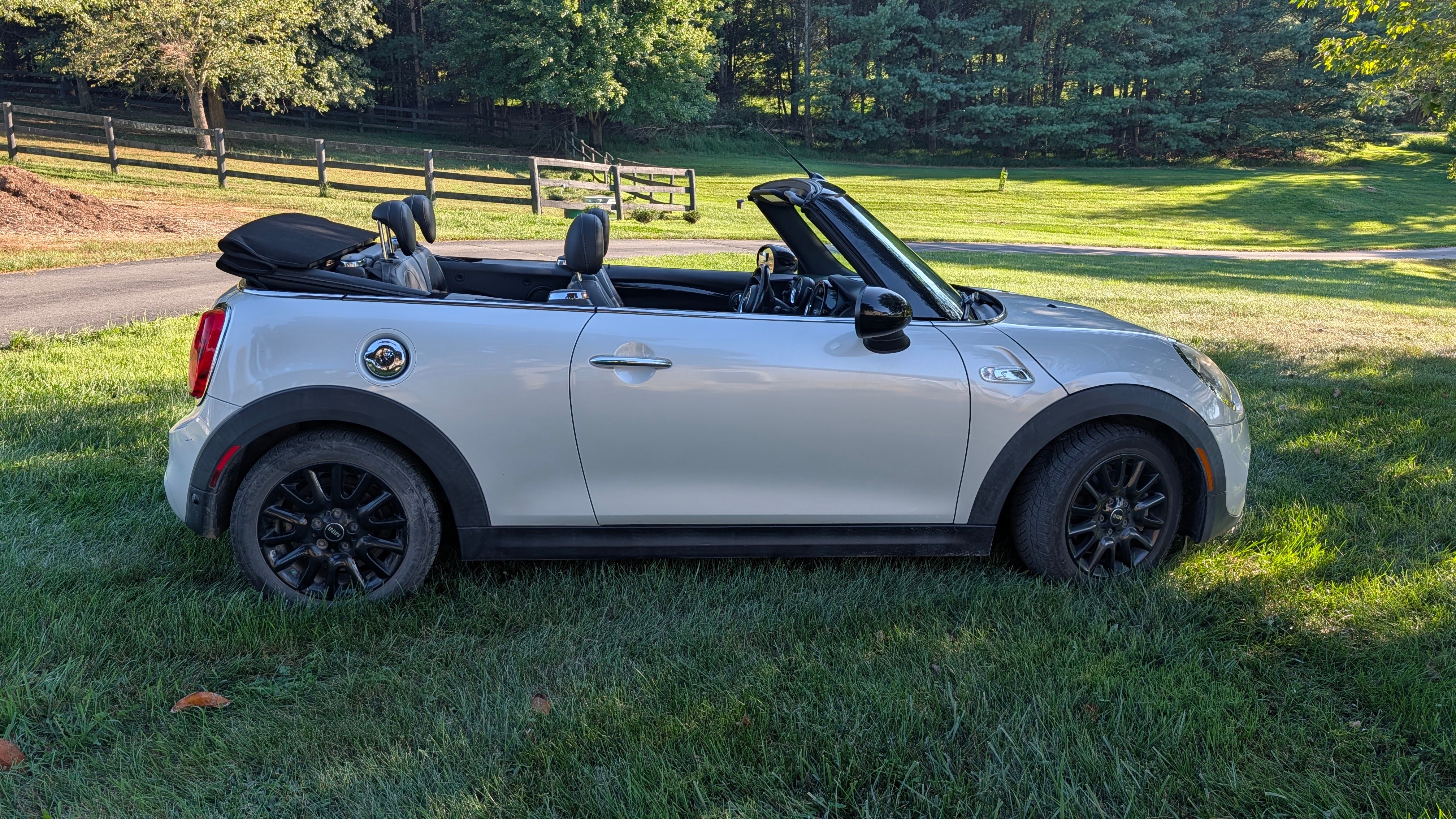 Used 2017 MINI Cooper S FWD image 2