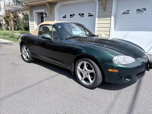 Used 2002 MAZDA MX-5 Miata LS image 25
