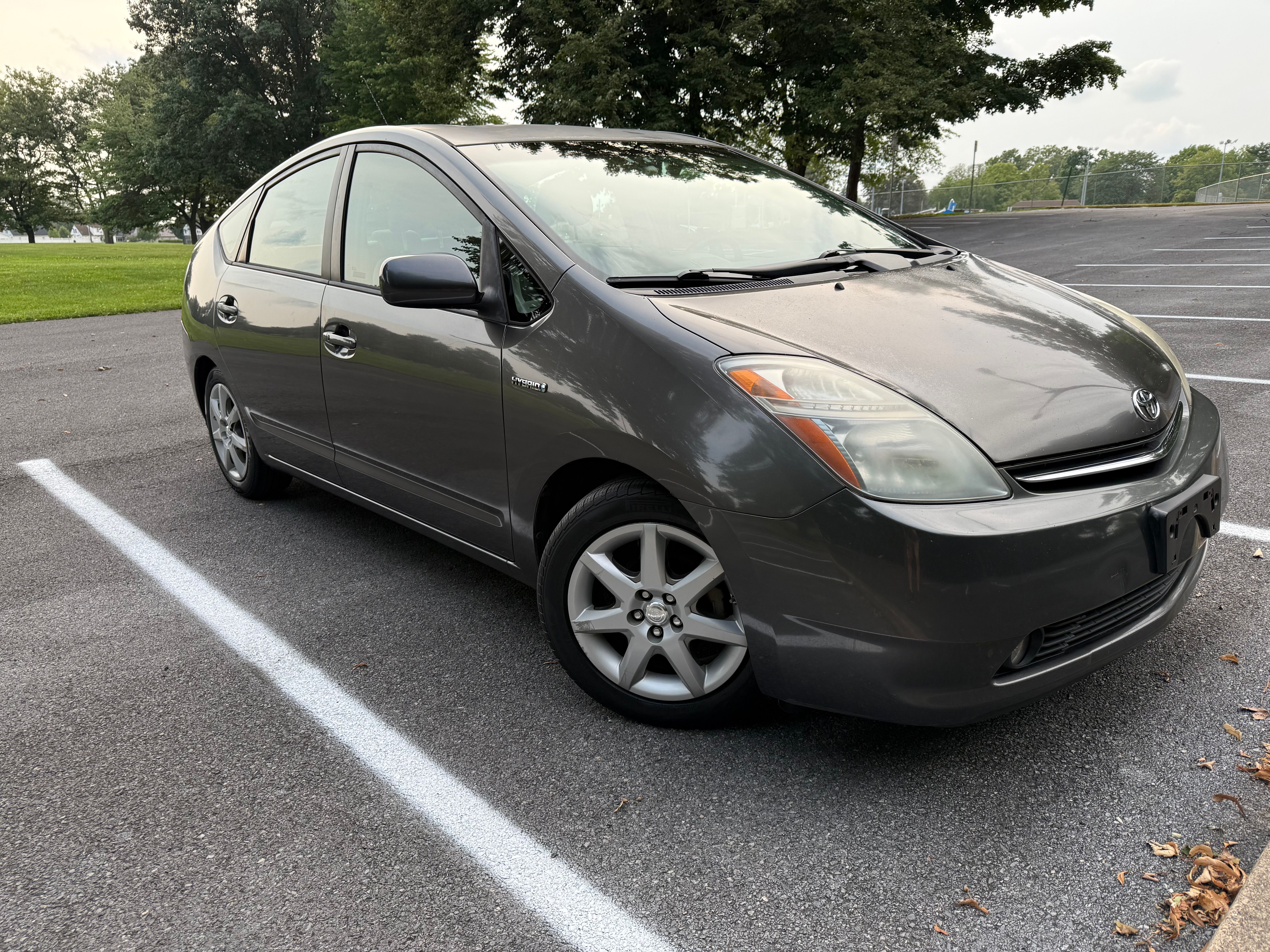 Used 2007 Toyota Prius Touring w/ Pkg 3 FWD image 1