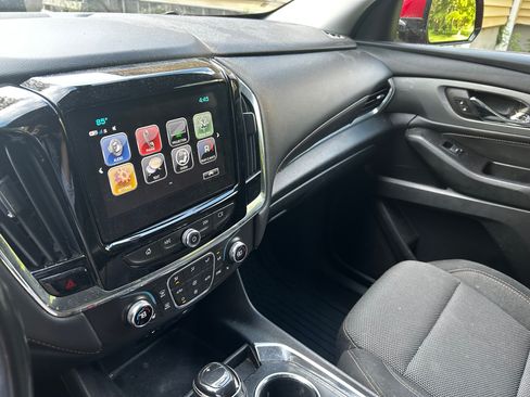 Used 2019 Chevrolet Traverse LT image 8