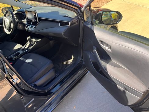 Used 2020 Toyota Corolla LE image 10