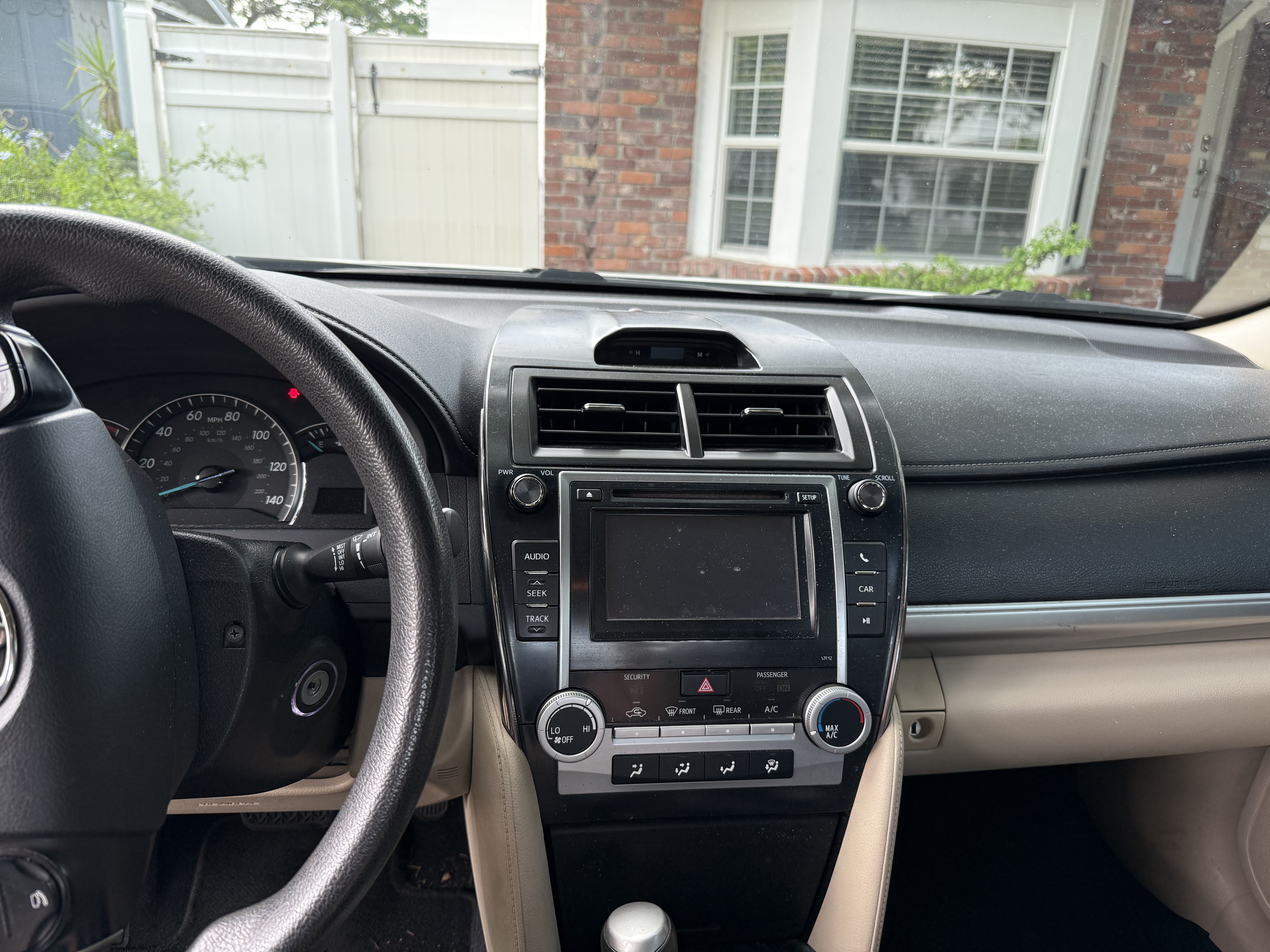 Used 2012 Toyota Camry LE FWD image 17