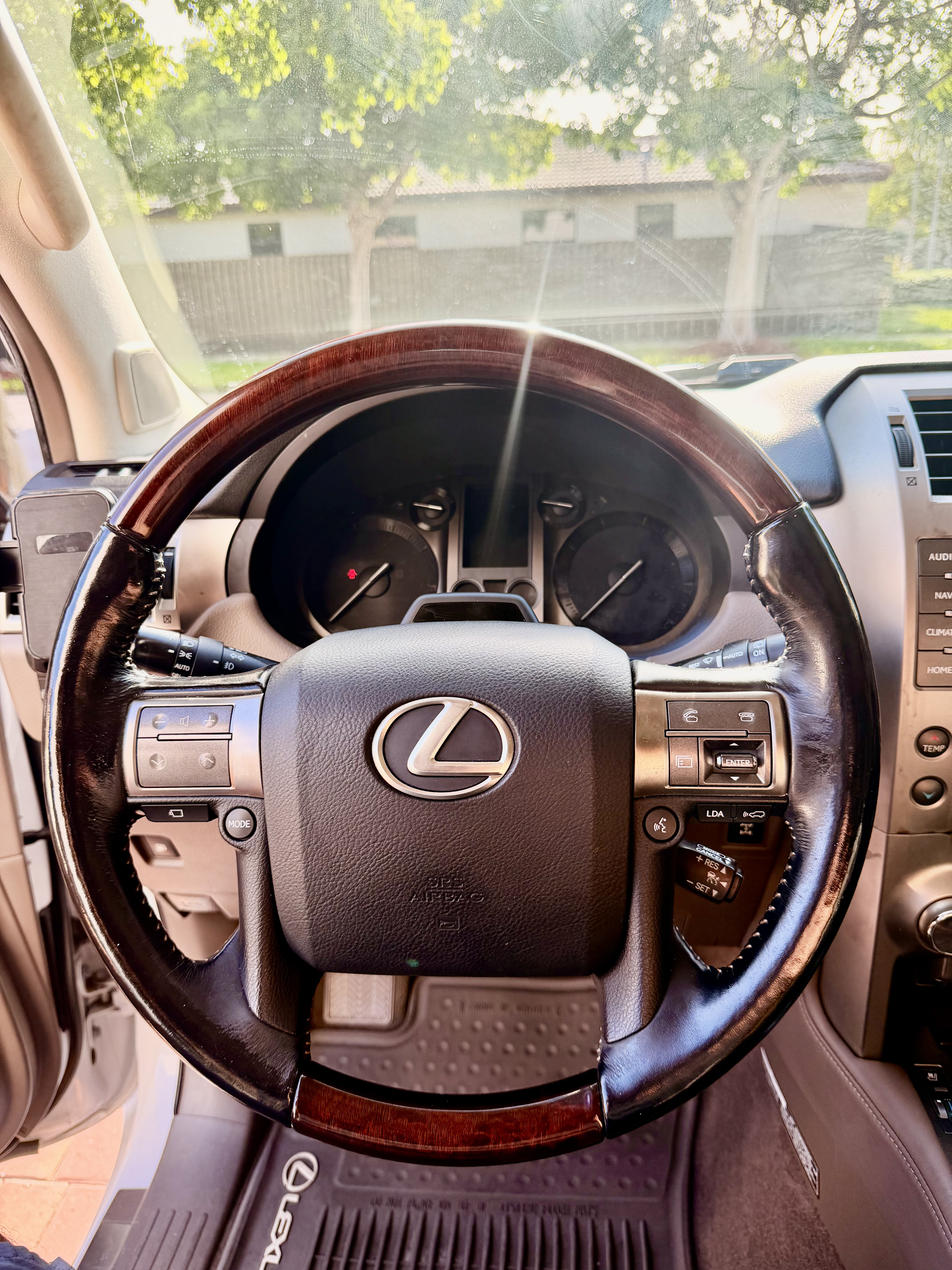 Used 2017 Lexus GX 460 Luxury AWD/4WD image 18