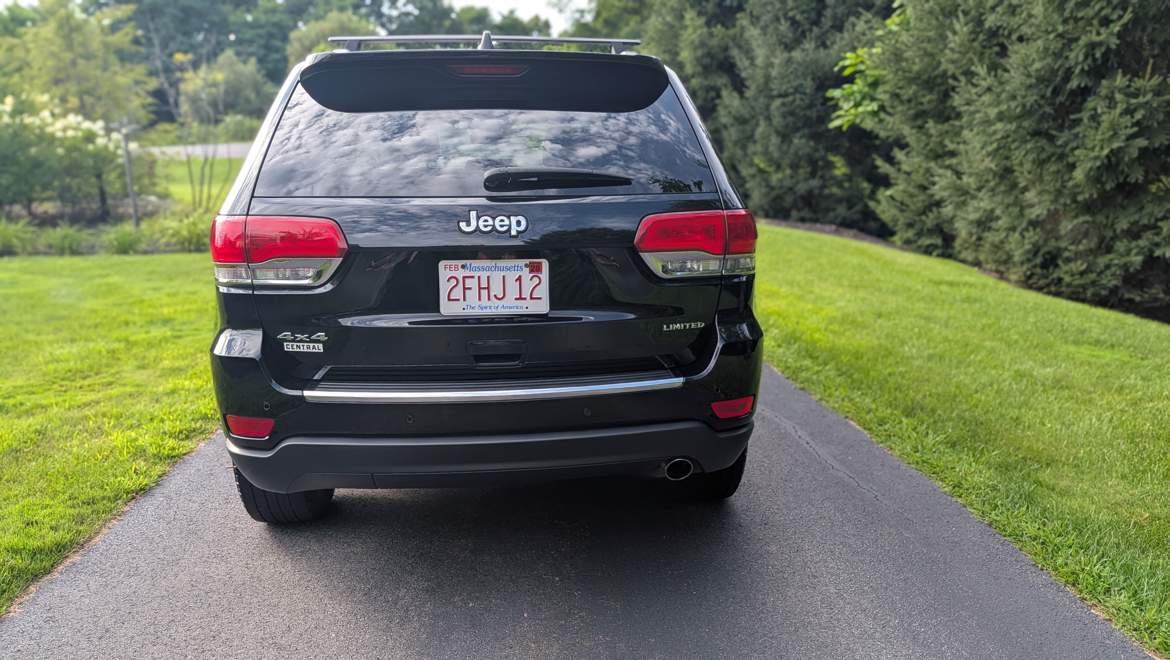 Used 2019 Jeep Grand Cherokee Limited AWD/4WD image 8