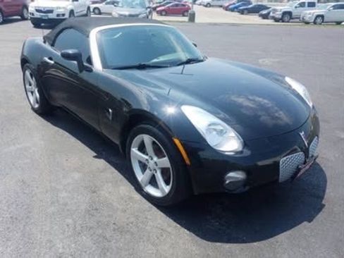 Used 2006 Pontiac Solstice Convertible w/ Premium Package image 1