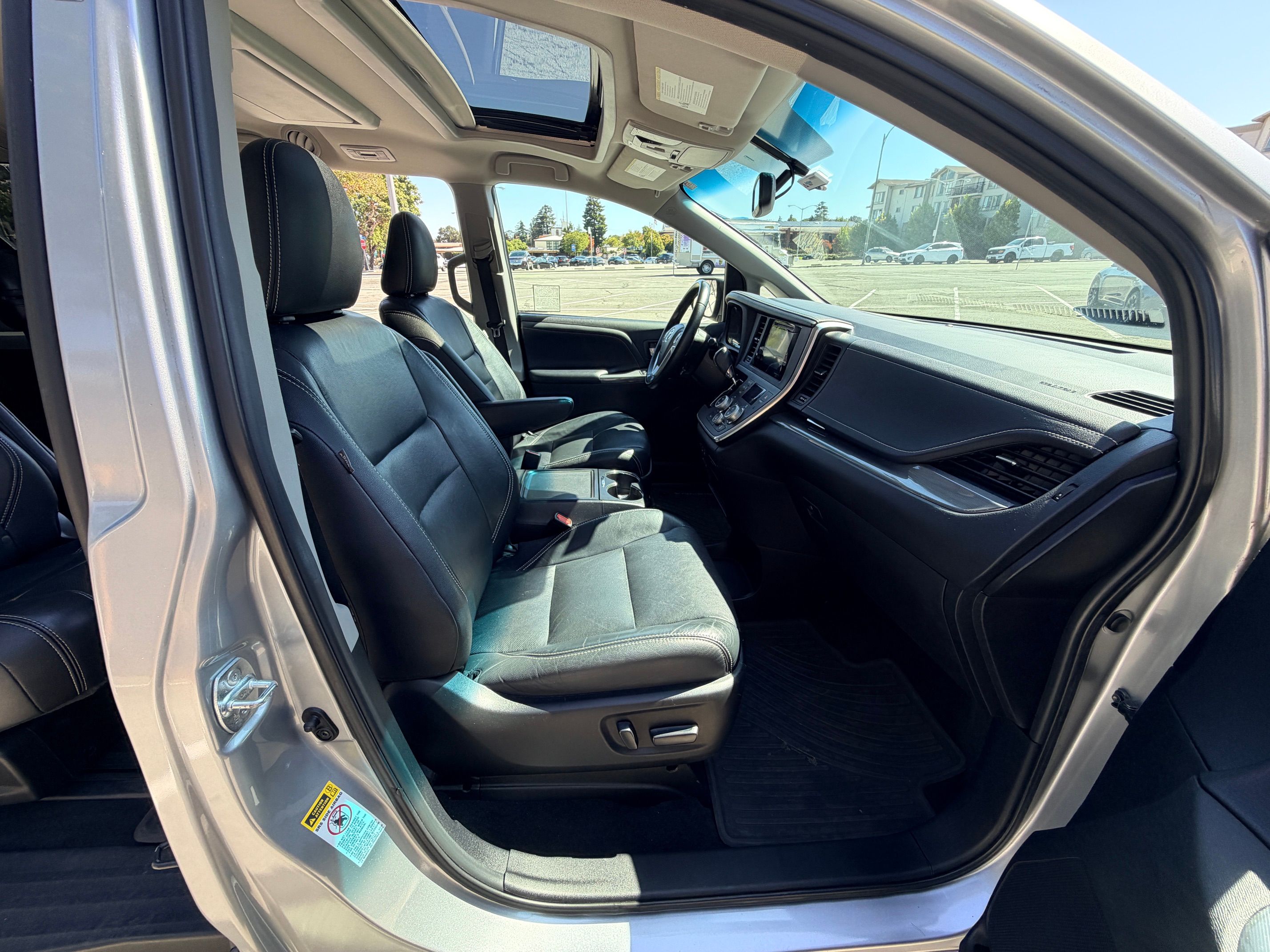 Used 2015 Toyota Sienna SE Premium FWD image 20