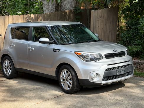 Used 2018 Kia Soul + FWD image 1