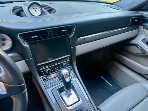 Used 2015 Porsche 911 4 Coupe image 10
