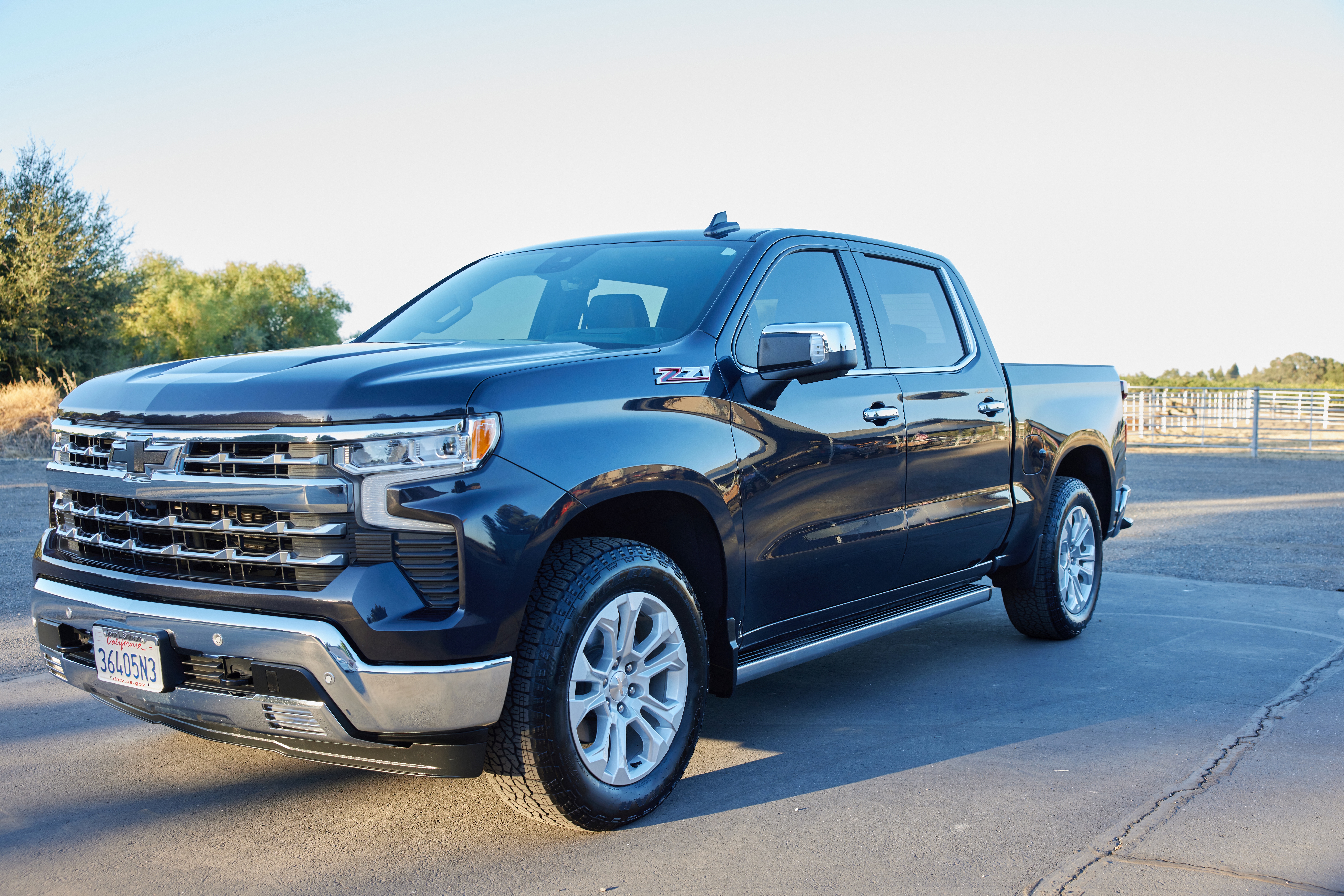 Used 2022 Chevrolet Silverado 1500 LTZ w/ LTZ Premium Package AWD/4WD image 2