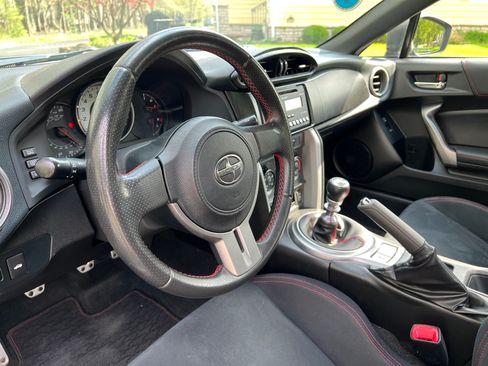 Used 2013 Scion FR-S image 19