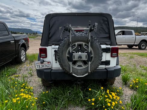 Used 2013 Jeep Wrangler Rubicon w/ PWR Convenience Group AWD/4WD image 4