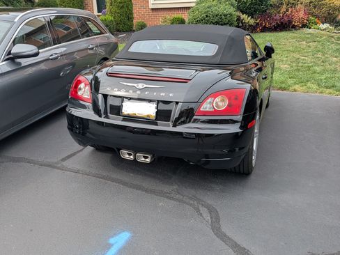 Used 2005 Chrysler Crossfire Convertible image 6